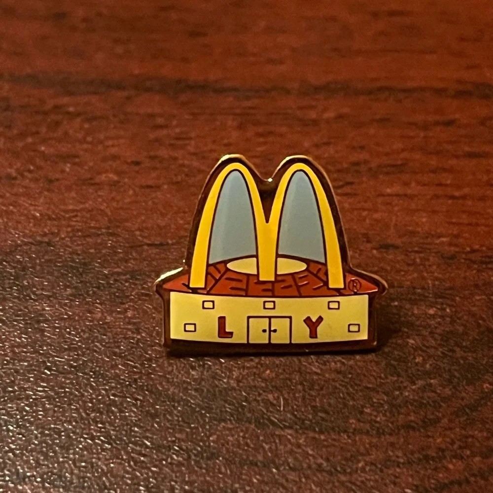 McDonald’s Restaurants Dome Building Employee Lapel Hat Pin‎